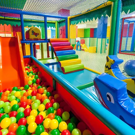 Tagoro Family & Fun מלון 4*